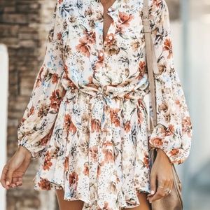 VICI FLORAL FRONT TIE DRESS. SIZE MEDIUM